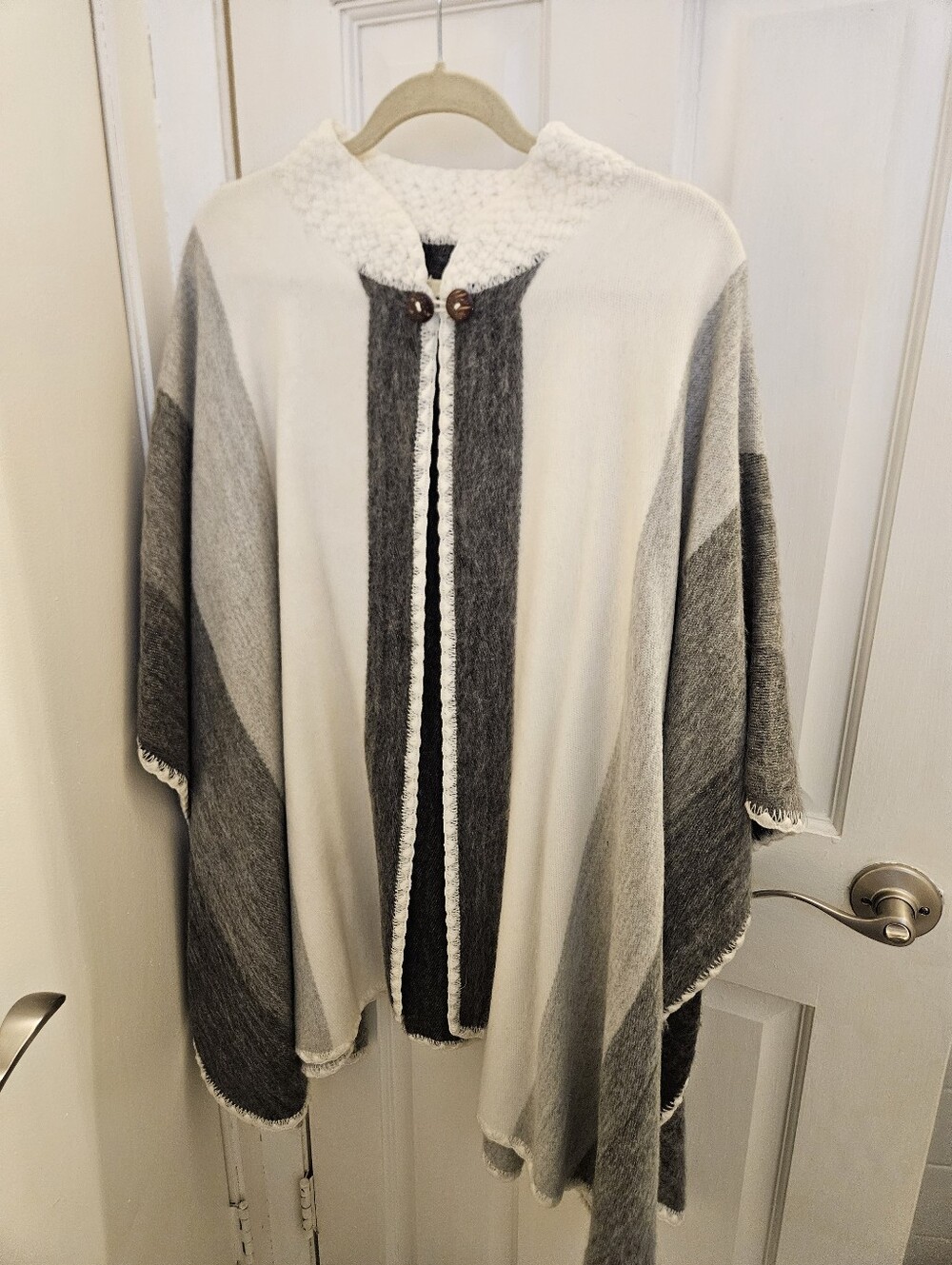 Wool And Alpaca Cozy Two-Tone Gray & White Knit Handmade Poncho OS